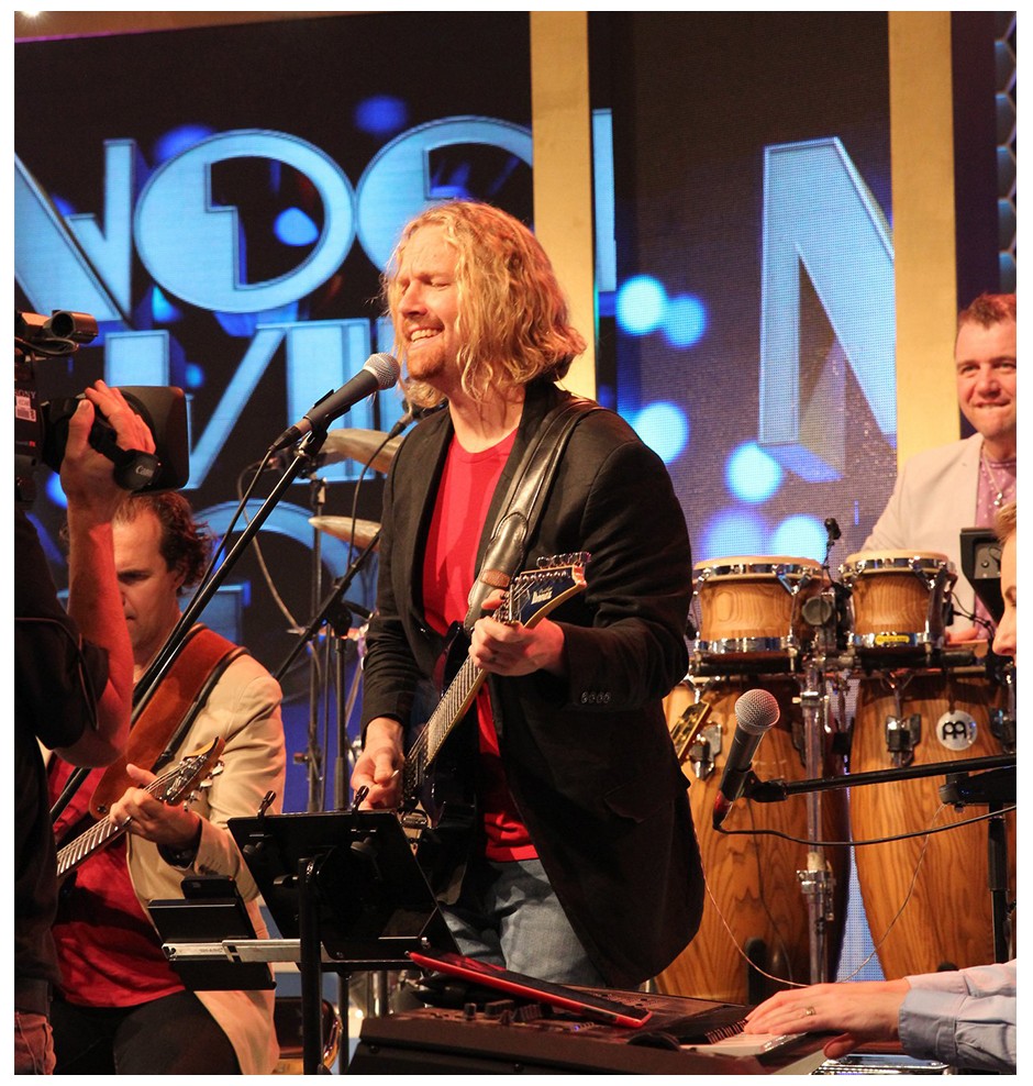 Nathan Smith performing as guest artist on Noot Vir Noot
